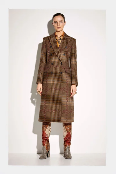 Look 10